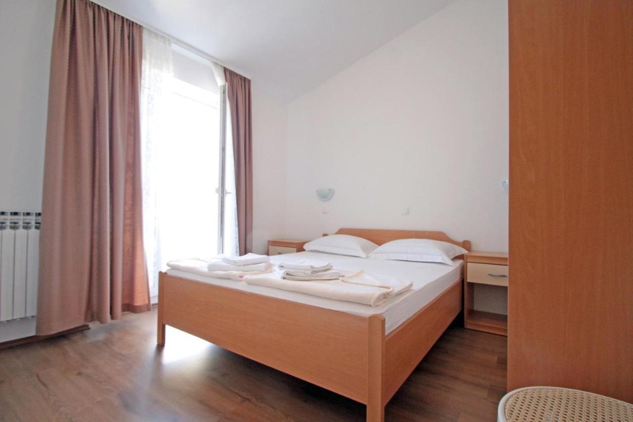 Apartments By The Sea Vinjerac, Zadar - 5811 Екстериор снимка
