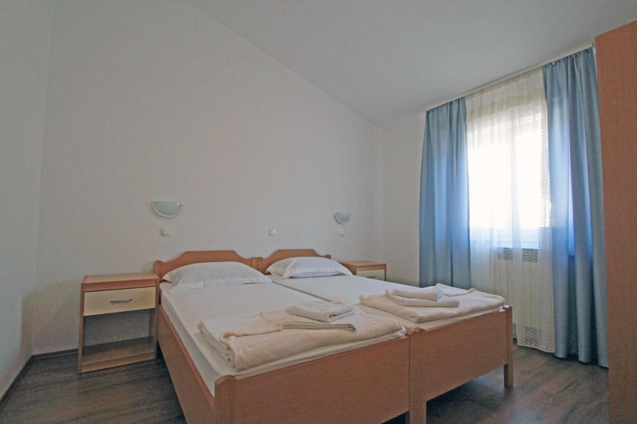 Apartments By The Sea Vinjerac, Zadar - 5811 Екстериор снимка